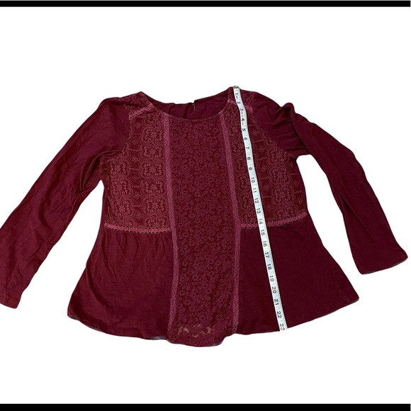 Lace and Long Sleeve - Picture 6 of 6